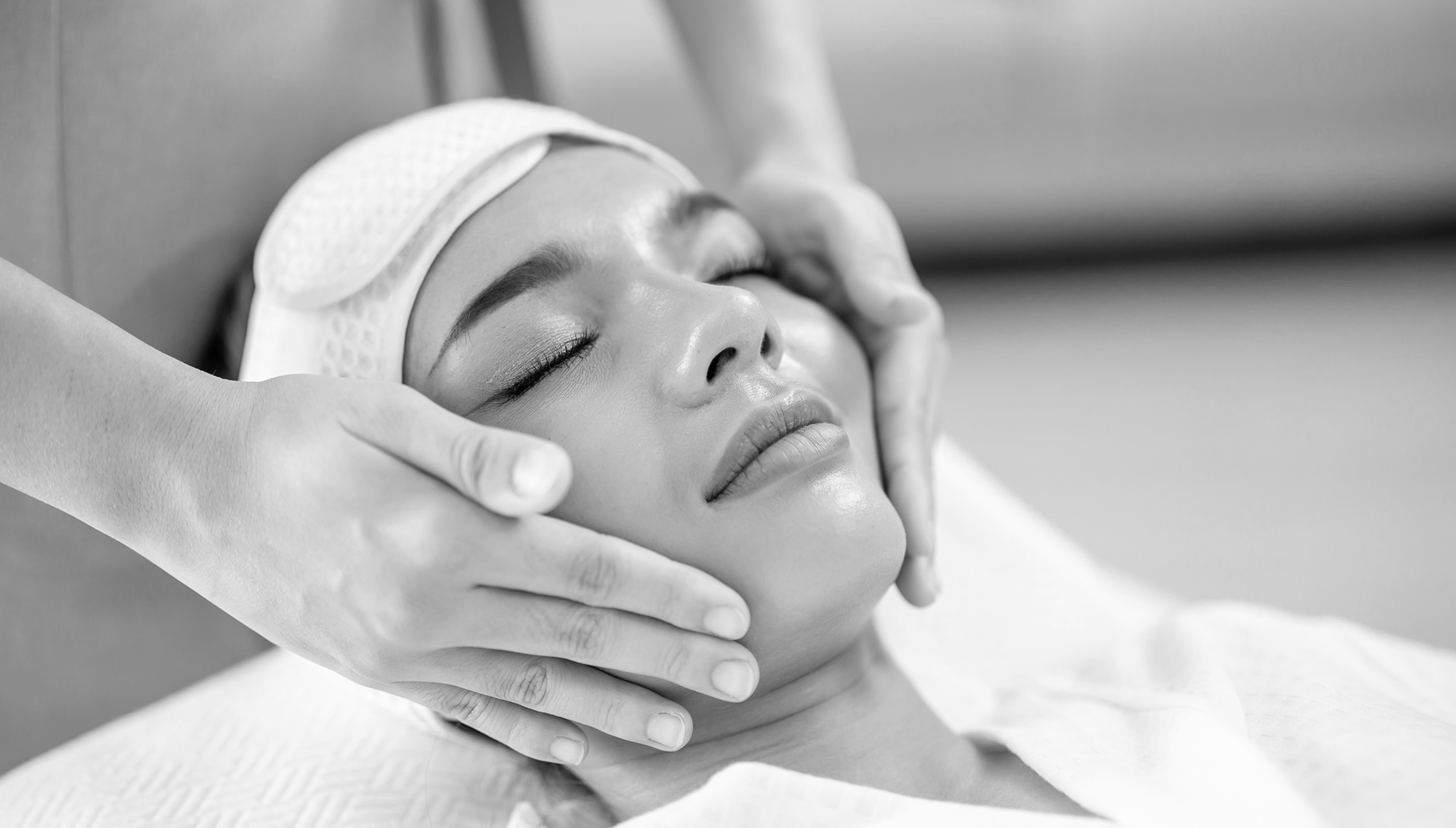 CosmoMed Signature Facial Glow